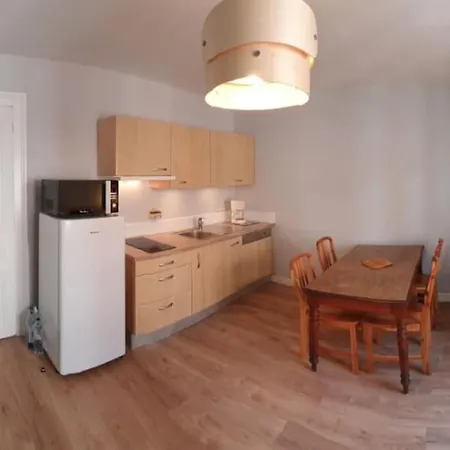 T2 Hypercentre A 200 M De La *